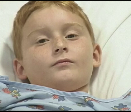 A supravietuit dupa ce s-a luptat cu un aligator de 3 metri. Baiatul de 9 ani povesteste totul de pe patul de spital A supravietuit dupa ce s-a luptat cu un aligator de 3 metri. Baiatul de 9 ani povesteste totul de pe patul de spital