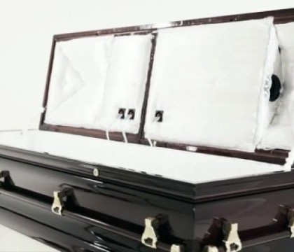 Si-a tinut cadavrul sotului in casa timp de noua luni. Motivul greu de imaginat pentru care a facut asta Si-a tinut cadavrul sotului in casa timp de noua luni. Motivul greu de imaginat pentru care a facut asta