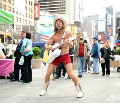 Toti il stiu drept "Cowboy-ul in pielea goala din New York". Putini stiu cat de frumoasa e sotia sa