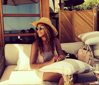 Beyonce, acuzata ca a folosit Photoshop-ul pentru a ascunde un detaliu la picior. Care a fost reactia fanilor Beyonce, acuzata ca a folosit Photoshop-ul pentru a ascunde un detaliu la picior. Care a fost reactia fanilor