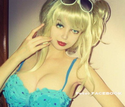 Noua "papusa Barbie umana" e ucraineanca. Are o talie de viespe, un bust impresionant si nu a suferit nicio operatie estetica Noua "papusa Barbie umana" e ucraineanca. Are o talie de viespe, un bust impresionant si nu a suferit nicio operatie estetica