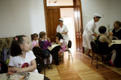 Sase copii de la o gradinita din capitala au ajuns la spital cu intoxicatii. Ce spun medicii Sase copii de la o gradinita din capitala au ajuns la spital cu intoxicatii. Ce spun medicii