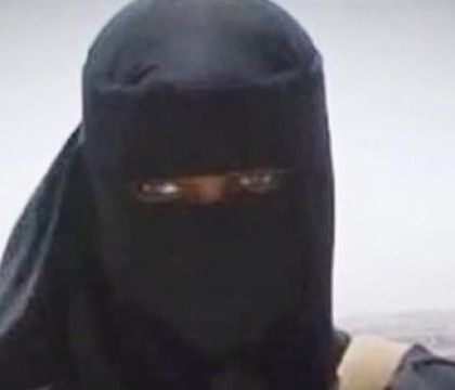 O jihadista din Londra promite sa devina prima femeie care va decapita un prizonier occidental in Siria O jihadista din Londra promite sa devina prima femeie care va decapita un prizonier occidental in Siria