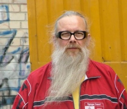 Milionarul din Germania care traieste cu doar 500 de dolari pe luna. Explicatia din spatele deciziei sale Milionarul din Germania care traieste cu doar 500 de dolari pe luna. Explicatia din spatele deciziei sale