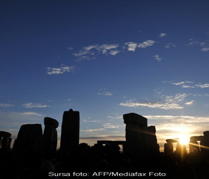 Au folosit senzori magnetici si un radar pentru a scana zona din jurul Stonehenge. Descoperirea facuta de savanti Au folosit senzori magnetici si un radar pentru a scana zona din jurul Stonehenge. Descoperirea facuta de savanti