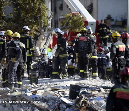 Opt persoane au murit dupa prabusirea unui bloc de langa Paris. Bilantul definitiv al autoritatilor