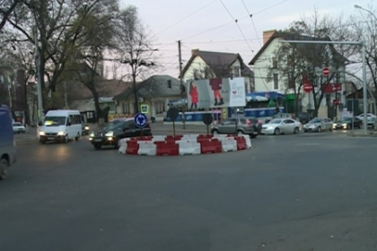 Un nou sens giratoriu in capitala. Ce spun pietonii si ce parere au soferii. VIDEO Un nou sens giratoriu in capitala. Ce spun pietonii si ce parere au soferii. VIDEO