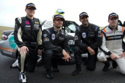 Paul Walker a murit alaturi de fostul pilot de curse Roger Rodas, care se afla la volanul masinii