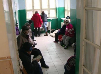 Numarul boschetarilor de la centrul de triere s-a dublat. Angajatii le cauta haine si incaltaminte Numarul boschetarilor de la centrul de triere s-a dublat. Angajatii le cauta haine si incaltaminte