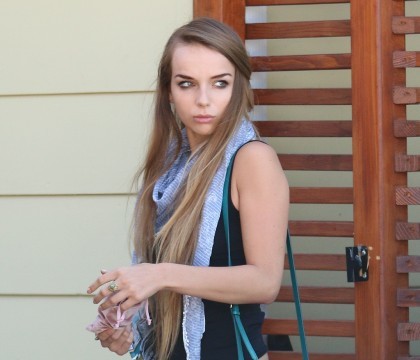 Poate cel mai neobisnuit cuplu de la Hollywood. Diferenta intre cei doi este de aproape 40 de ani Poate cel mai neobisnuit cuplu de la Hollywood. Diferenta intre cei doi este de aproape 40 de ani