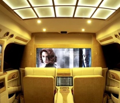 A fost lansat cel mai luxos Cadillac Escalade, masina rapperilor din Statele Unite. Are piese suflate cu aur si costa 320.000 de dolari A fost lansat cel mai luxos Cadillac Escalade, masina rapperilor din Statele Unite. Are piese suflate cu aur si costa 320.000 de dolari