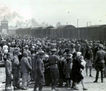 Un fost gardian de la Auschwitz, acuzat in Germania de complicitate la 300.000 de crime Un fost gardian de la Auschwitz, acuzat in Germania de complicitate la 300.000 de crime