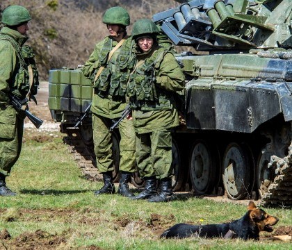 Criza in Ucraina. Kievul afirma ca 4.000 de militari rusi sunt comasati la frontiera Crimeei cu Ucraina