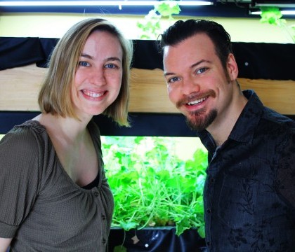 Au renuntat la cumparaturi timp de un an. Cu cati bani au ramas  dupa ce au decis sa isi schimbe complet viata