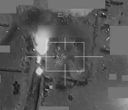 Primele imagini cu atacurile aeriene franceze asupra unor tinte ale Statului Islamic in Irak. VIDEO Primele imagini cu atacurile aeriene franceze asupra unor tinte ale Statului Islamic in Irak. VIDEO