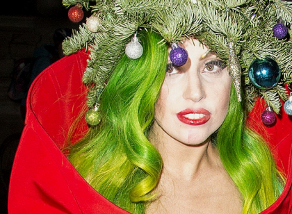 Poza zilei: Lady Gaga este pomul de Craciun! Poza zilei: Lady Gaga este pomul de Craciun!