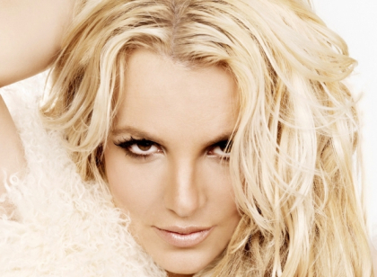 VIDEO! Britney Spears, implicata intr-un trio amoros in noul ei clip!