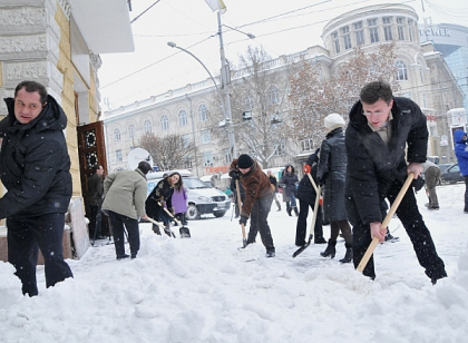 Primaria: " Zapada nu a afectat traficul rutier din Chisinau". Ce spun politistii