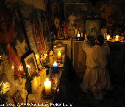 Autoritatile londoneze sunt in alerta, dupa ce au fost semnalate mai multe sedinte de exorcizare. Martorii descriu ritualul Autoritatile londoneze sunt in alerta, dupa ce au fost semnalate mai multe sedinte de exorcizare. Martorii descriu ritualul