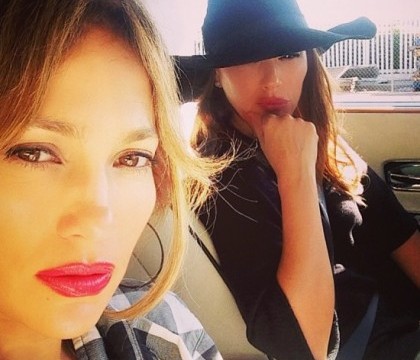 Jennifer Lopez, implicata intr-un accident rutier. "Un betivan prost s-a izbit in automobilul meu" Jennifer Lopez, implicata intr-un accident rutier. "Un betivan prost s-a izbit in automobilul meu"