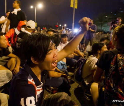 Lucruri care se pot intampla doar la protestele din Hong Kong: gesturile protestatarilor transforma manifestatiile anarhiste