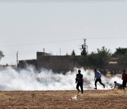 O echipa BBC, atacata de politia turca la granita cu Siria. Jurnalistii filmau un protest al kurzilor. VIDEO O echipa BBC, atacata de politia turca la granita cu Siria. Jurnalistii filmau un protest al kurzilor. VIDEO