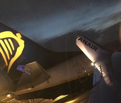 VIDEO. Incident pe aeroportul din Dublin. Doua avioane s-au ciocnit inainte de decolare VIDEO. Incident pe aeroportul din Dublin. Doua avioane s-au ciocnit inainte de decolare