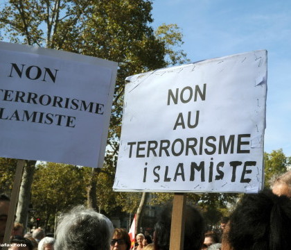 Un francez a fost condamnat la sase luni de inchisoare dupa ce a strigat "Traiasca Statul Islamic" Un francez a fost condamnat la sase luni de inchisoare dupa ce a strigat "Traiasca Statul Islamic"