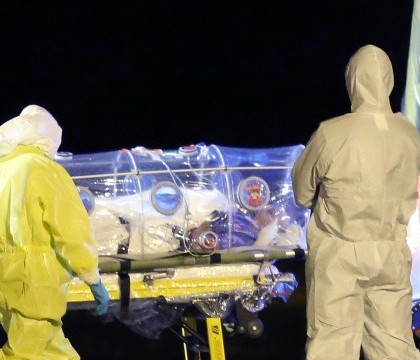 Bilantul epidemiei de Ebola a depasit 4.000 de decese. Numarul de cazuri se DUBLEAZA la fiecare 3-4 saptamani
