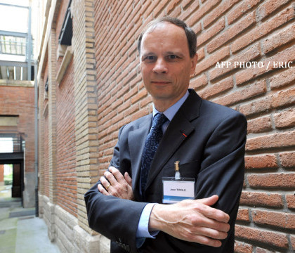 Francezul Jean Tirole, distins cu premiul Nobel pentru economie. Cum au schimbat studiile sale politicile oficiale Francezul Jean Tirole, distins cu premiul Nobel pentru economie. Cum au schimbat studiile sale politicile oficiale