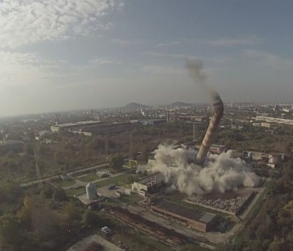 VIDEO. Imagini spectaculoase in Bulgaria, unde a fost detonat un cos de furnal inalt de 120 de metri
