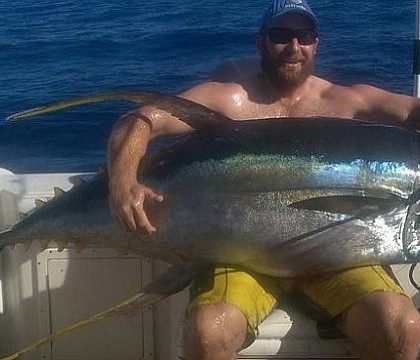 FOTO. Captura impresionanta a un pescar din Australia. Abia a reusit sa urce pestele in barca