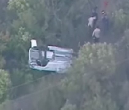 VIDEO. A cazut cu masina intr-o rapa, iar o aplicatie de pe iPad i-a salvat viata. Cum a reusit un politist sa o gaseasca