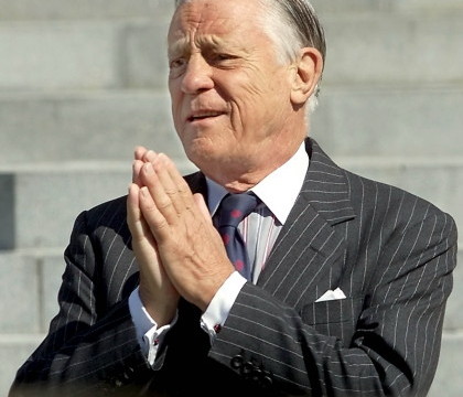 Fostul director al publicatiei Washington Post, Ben Bradlee, un simbol al jurnalismului international, a murit la varsta de 93 de ani Fostul director al publicatiei Washington Post, Ben Bradlee, un simbol al jurnalismului international, a murit la varsta de 93 de ani