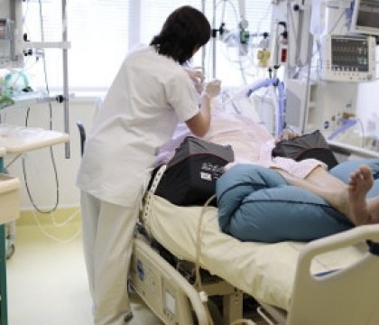 O femeie s-a trezit cu ambele brate si picioare amputate dupa ce a suferit un avort la un spital din Franta