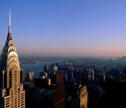 "Cea mai frumoasa sinucidere". Povestea din spatele unei poze care a marcat istoria urbana a New York-ului "Cea mai frumoasa sinucidere". Povestea din spatele unei poze care a marcat istoria urbana a New York-ului