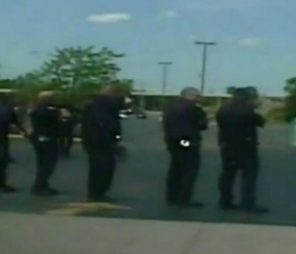 VIDEO. Momentul in care un om al strazii este impuscat in Michigan de sase politisti care au tras 45 de gloante VIDEO. Momentul in care un om al strazii este impuscat in Michigan de sase politisti care au tras 45 de gloante