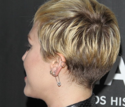 Miley Cyrus in rochia care a atras toate privirile la un eveniment caritabil din Los Angeles. FOTO