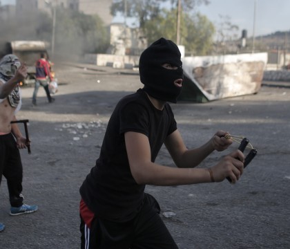 Noi tensiuni intre Palestina si Israel. Netanyahu a cerut mobilizarea trupelor, in urma luptelor de strada din Ierusalim Noi tensiuni intre Palestina si Israel. Netanyahu a cerut mobilizarea trupelor, in urma luptelor de strada din Ierusalim