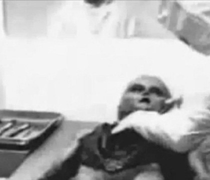 O noua teorie a conspiratiei. "OZN-ul" prabusit in Roswell ar fi fost de fapt tehnologie nazista top-secreta O noua teorie a conspiratiei. "OZN-ul" prabusit in Roswell ar fi fost de fapt tehnologie nazista top-secreta