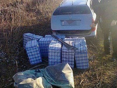 Contrabanda de proportii la frontiera cu Romania: Sute de mii de tigari, confiscate