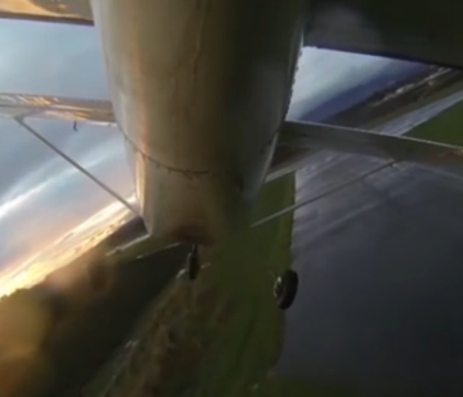 Imagini incredibile din Canada, cu aterizarea fortata a unui avion. Deznodamantul a fost unul fericit