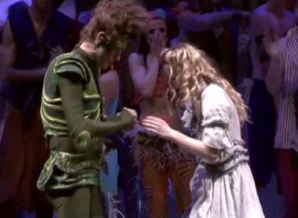 Ce a facut dupa spectacol actorul care l-a jucat pe Peter Pan: Toti au plans de emotii Ce a facut dupa spectacol actorul care l-a jucat pe Peter Pan: Toti au plans de emotii