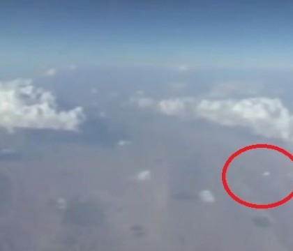 Ce a vazut un pasager cand s-a uitat pe geamul avionului. Imaginile au devenit imediat virale. VIDEO