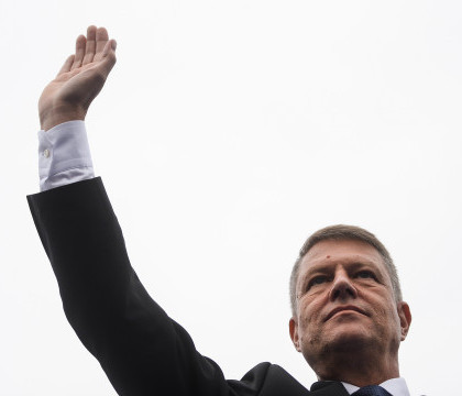 Un roman a pariat 17.000 de lei pe victoria lui Klaus Iohannis. Ce suma a castigat Un roman a pariat 17.000 de lei pe victoria lui Klaus Iohannis. Ce suma a castigat
