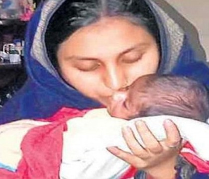 "Este copilul lui Dumnezeu!" Cum arata bebelusul din India pe care toata lumea il considera o zeitate. FOTO "Este copilul lui Dumnezeu!" Cum arata bebelusul din India pe care toata lumea il considera o zeitate. FOTO