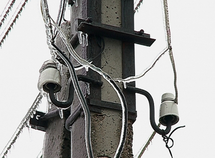 Cel putin 91 de localitati din 13 raioane raman fara curent electric. Cum se descurca oamenii fara lumina Cel putin 91 de localitati din 13 raioane raman fara curent electric. Cum se descurca oamenii fara lumina
