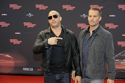 Imaginea care l-a facut pe Vin Diesel sa planga! Asa arata posterul pentru Fast & Furious 7 Imaginea care l-a facut pe Vin Diesel sa planga! Asa arata posterul pentru Fast & Furious 7