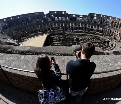 Amenda usturatoare primita de un turist aflat la Colosseum. Gestul barbatului a trezit furia administratorilor