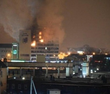 Stare de urgenta in Cecenia: 7 teroristi si 6 politisti au murit, dupa ce un grup rebel a atacat o cladire din GroznÃ®i. VIDEO